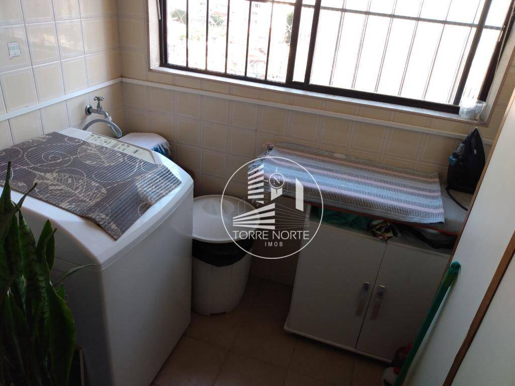 Apartamento à venda com 2 quartos, 43m² - Foto 3