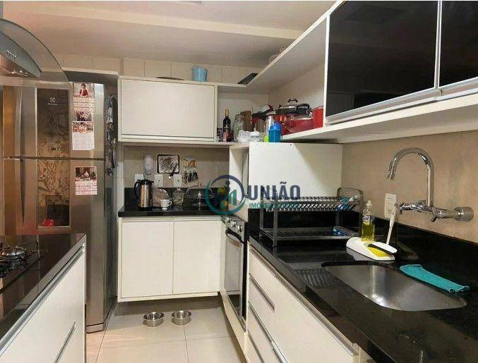 Apartamento à venda com 3 quartos, 98m² - Foto 7