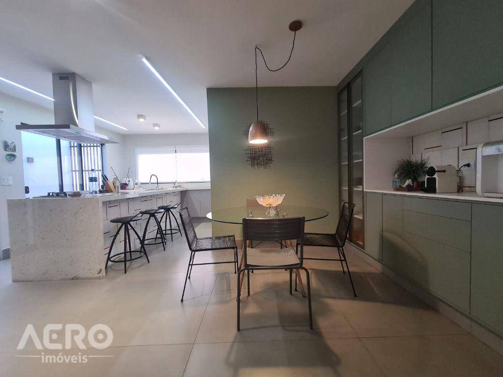 Casa à venda com 3 quartos, 252m² - Foto 22