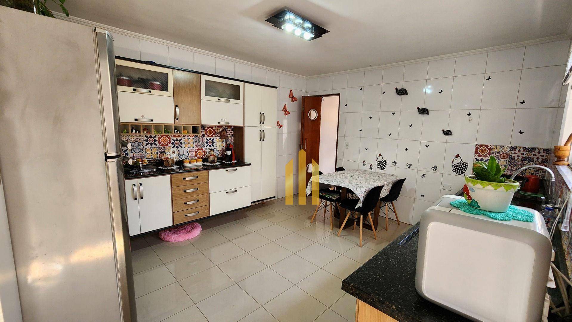 Sobrado à venda e aluguel com 3 quartos, 180m² - Foto 24