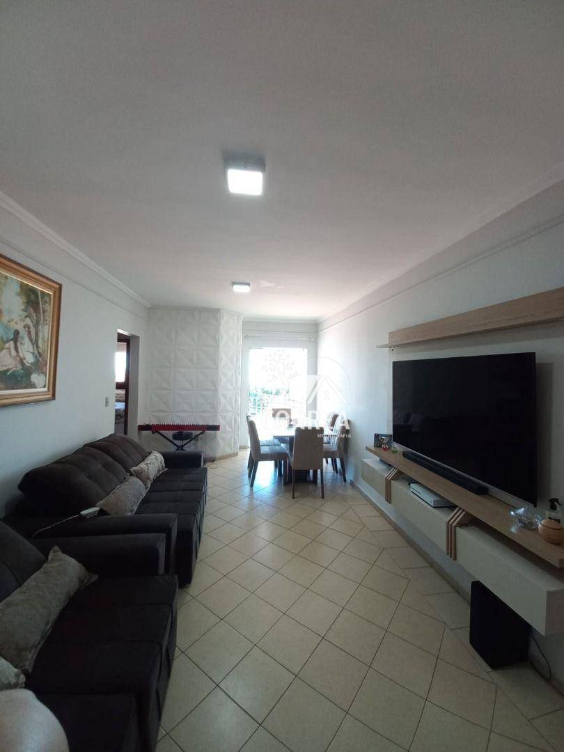 Apartamento à venda com 2 quartos, 75m² - Foto 2