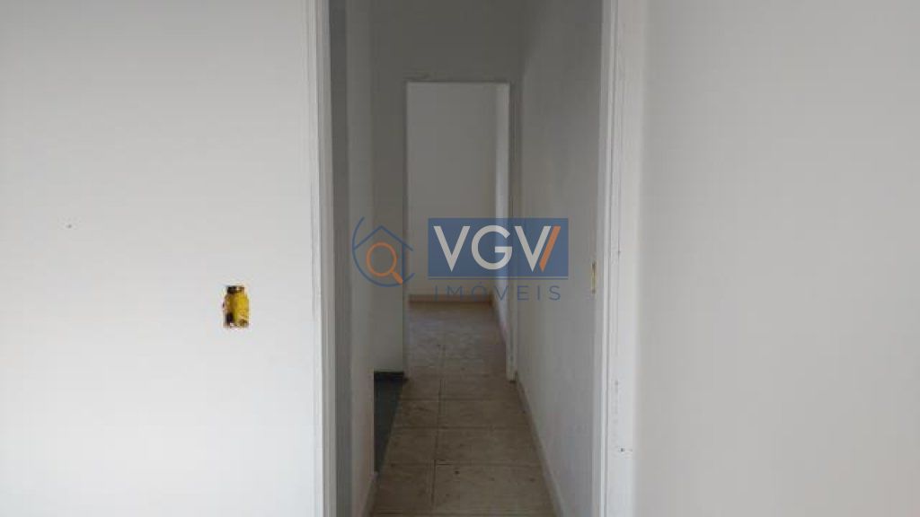 Casa à venda com 2 quartos, 70m² - Foto 7