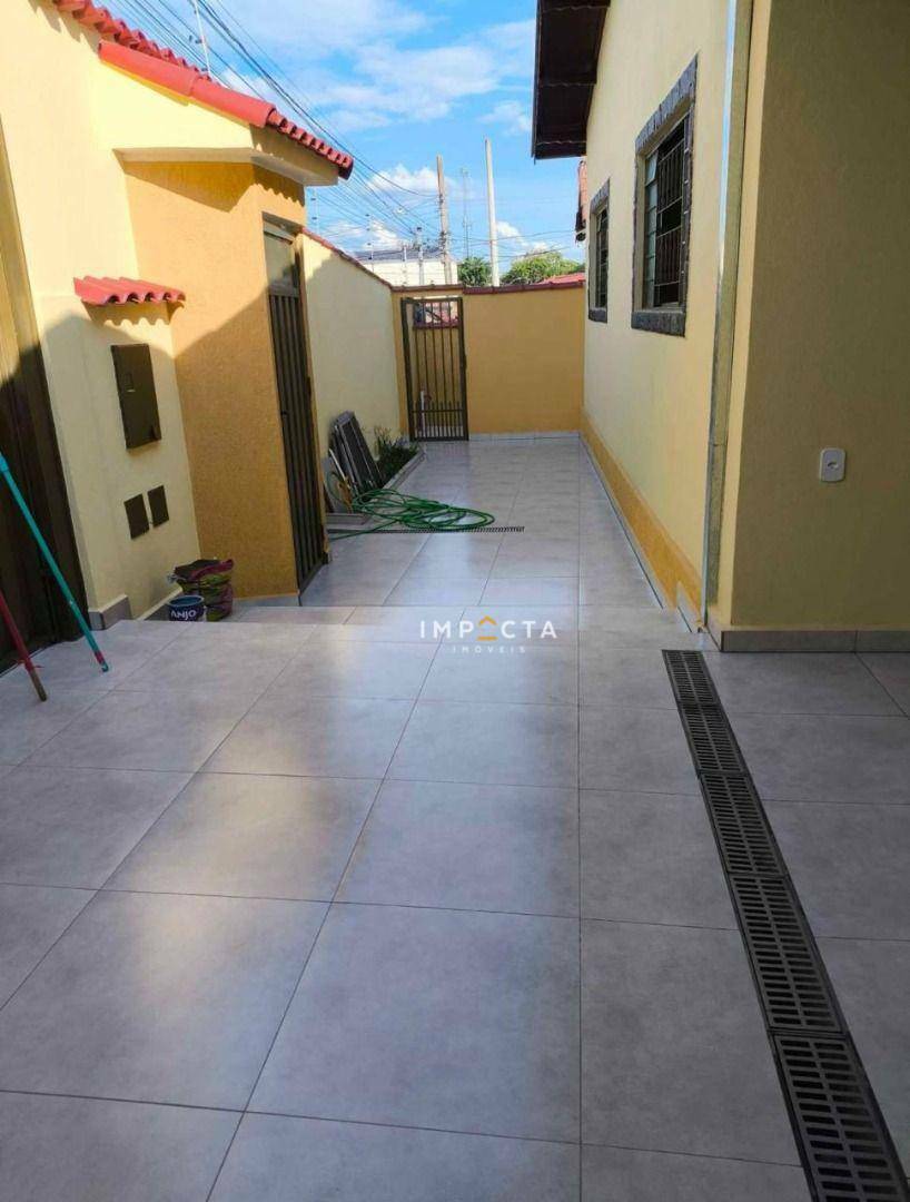 Casa à venda com 3 quartos, 148m² - Foto 2