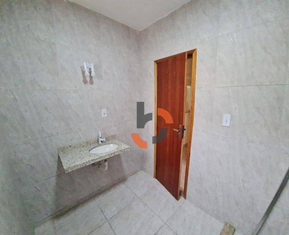 Casa à venda com 6 quartos, 176m² - Foto 8