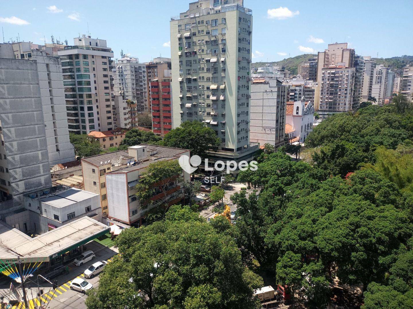 Apartamento à venda com 4 quartos, 150m² - Foto 2