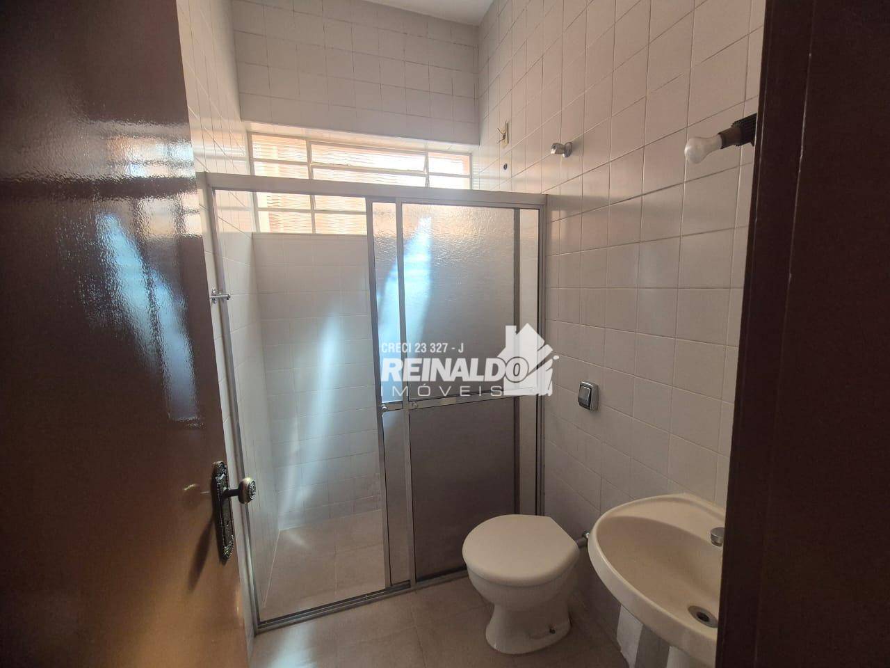 Casa à venda e aluguel com 3 quartos, 250m² - Foto 21