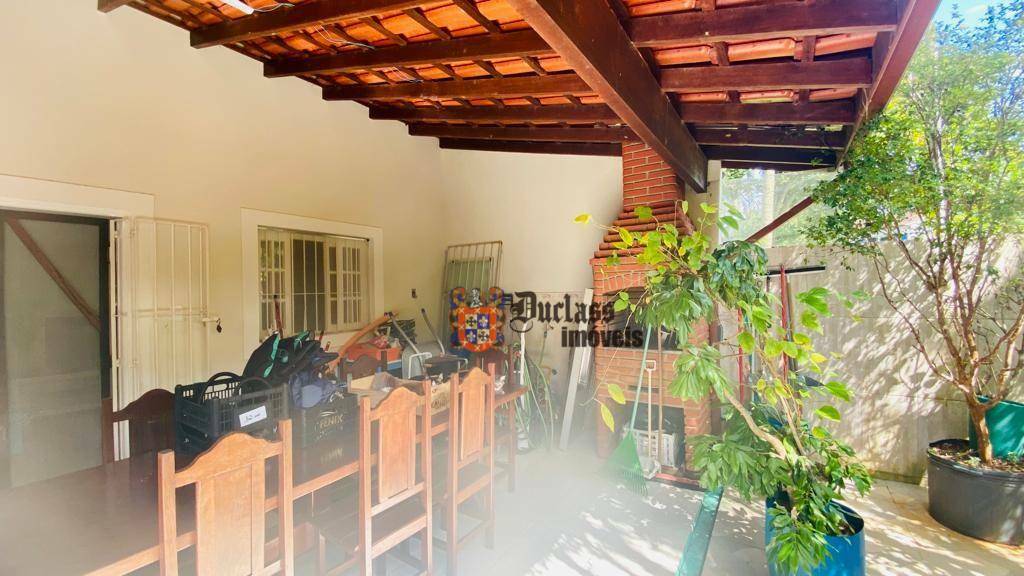 Casa à venda com 4 quartos, 230m² - Foto 27