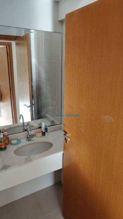 Apartamento à venda com 2 quartos, 70m² - Foto 12