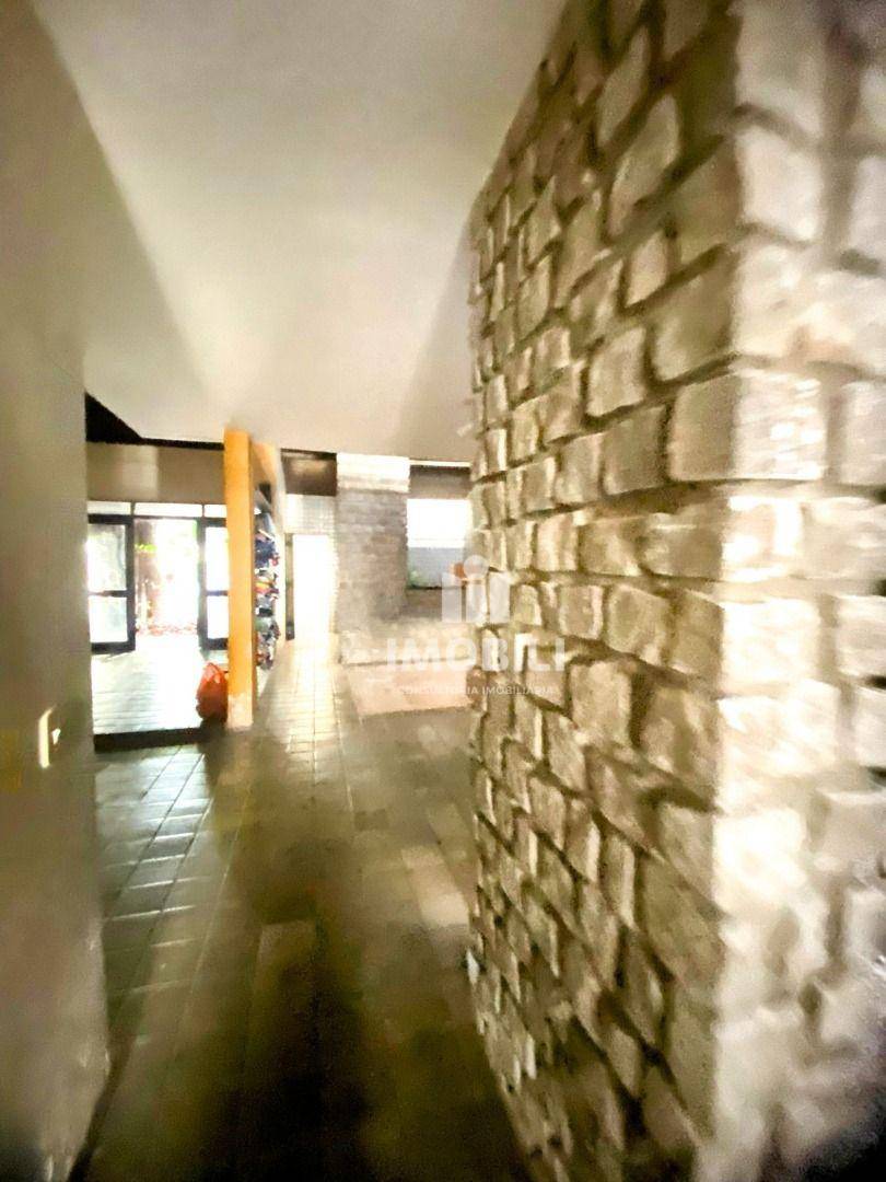 Casa, 3 quartos, 239 m² - Foto 2