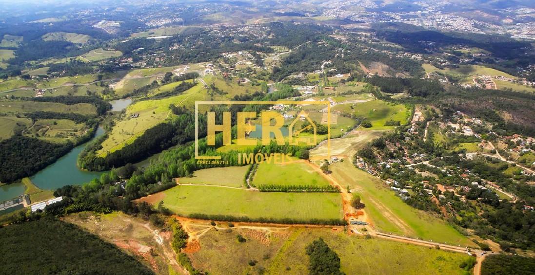 Casa de Condomínio à venda com 3 quartos, 250m² - Foto 4