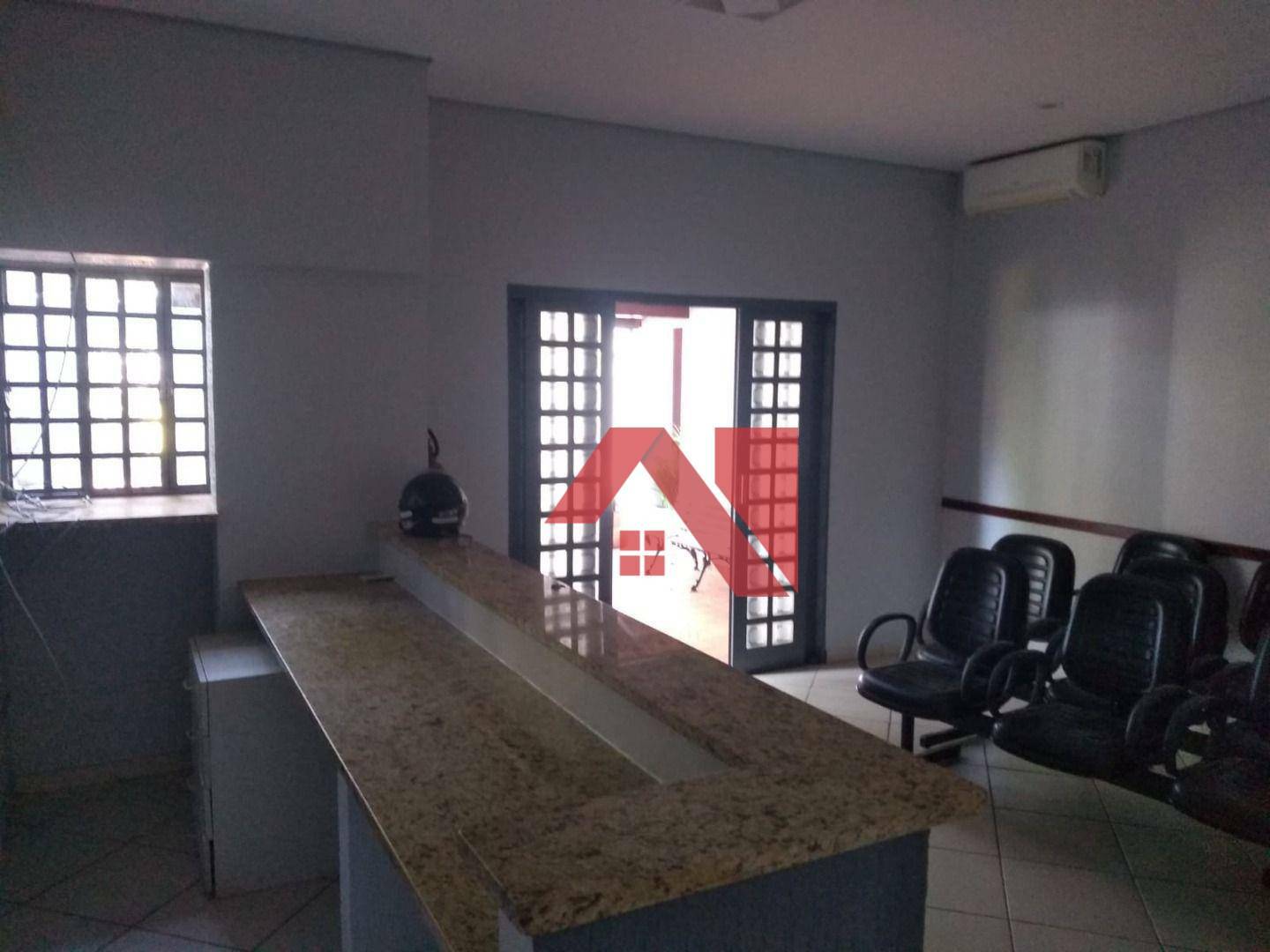 Sobrado à venda com 6 quartos, 305m² - Foto 2