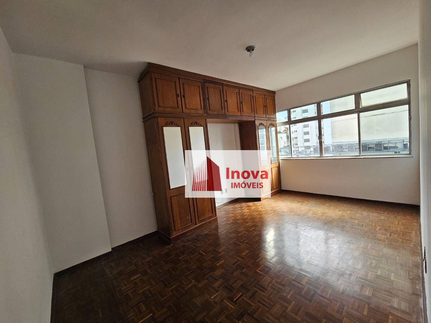 Apartamento à venda com 4 quartos, 200m² - Foto 11