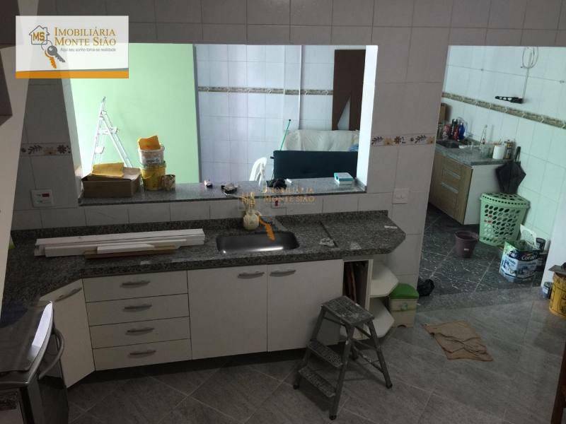 Sobrado à venda com 4 quartos, 200m² - Foto 4