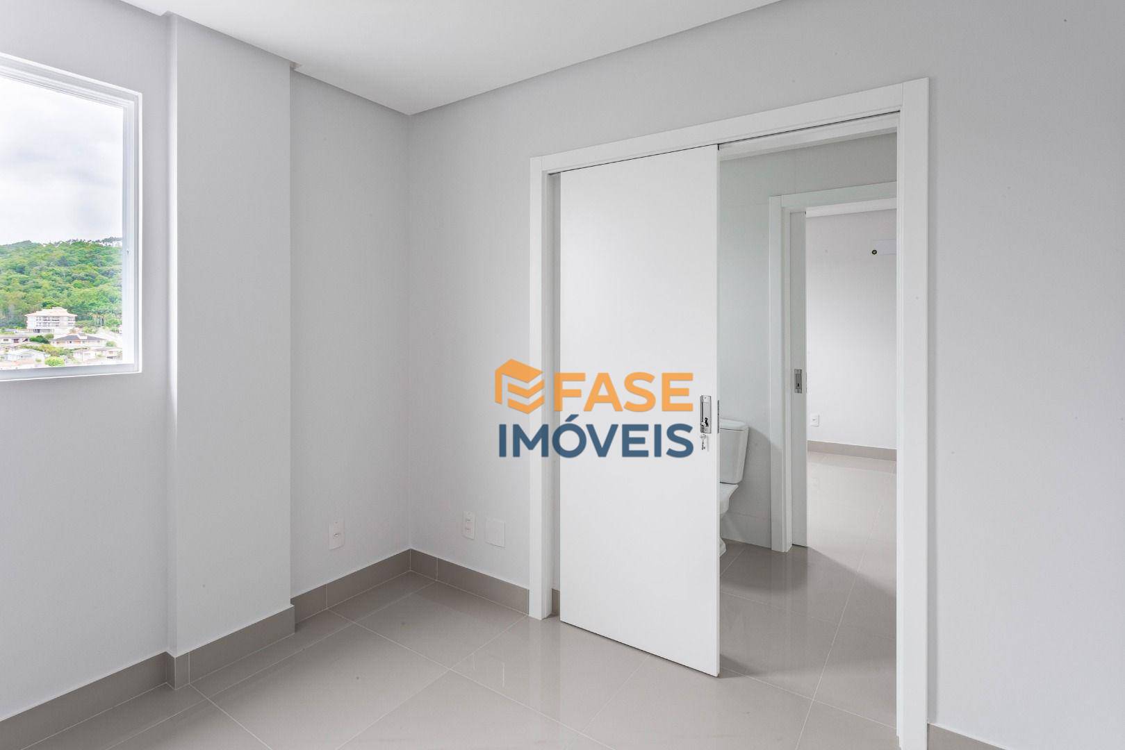 Apartamento à venda com 3 quartos, 127m² - Foto 14