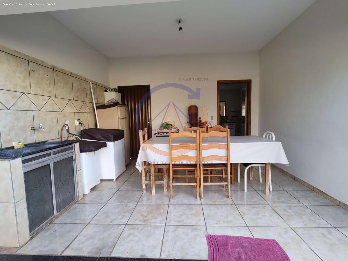 Casa à venda com 3 quartos, 360m² - Foto 11