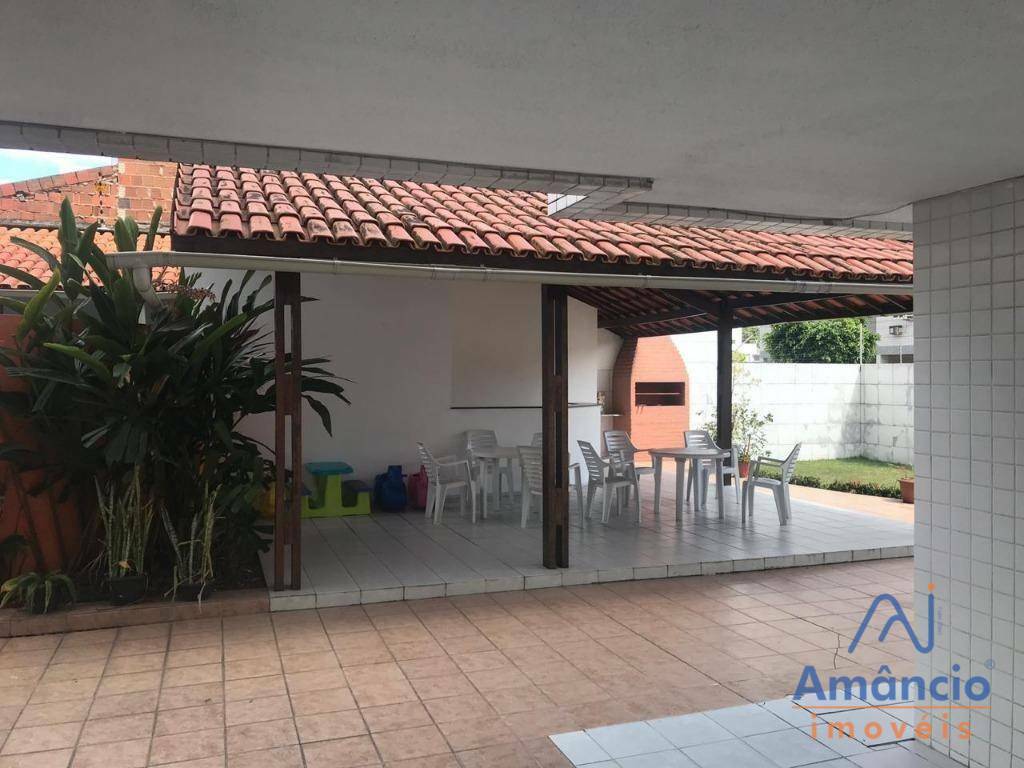 Apartamento à venda com 2 quartos, 64m² - Foto 4