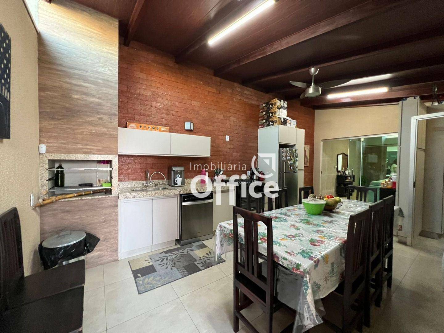 Casa à venda com 3 quartos, 236m² - Foto 21