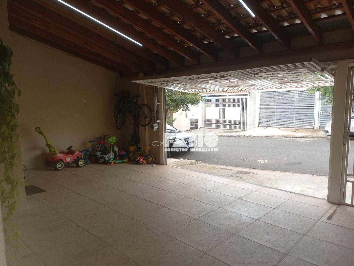 Casa à venda com 2 quartos, 133m² - Foto 1