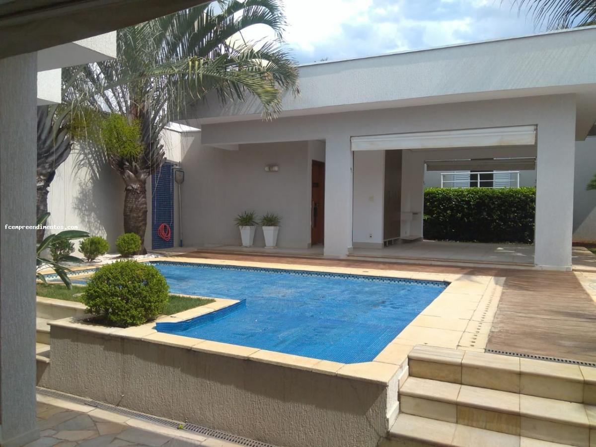 Casa de Condomínio à venda com 3 quartos, 600m² - Foto 1