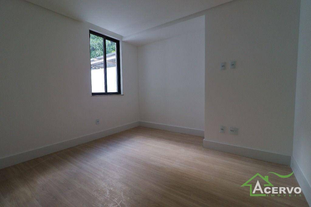 Apartamento à venda com 4 quartos, 225m² - Foto 15