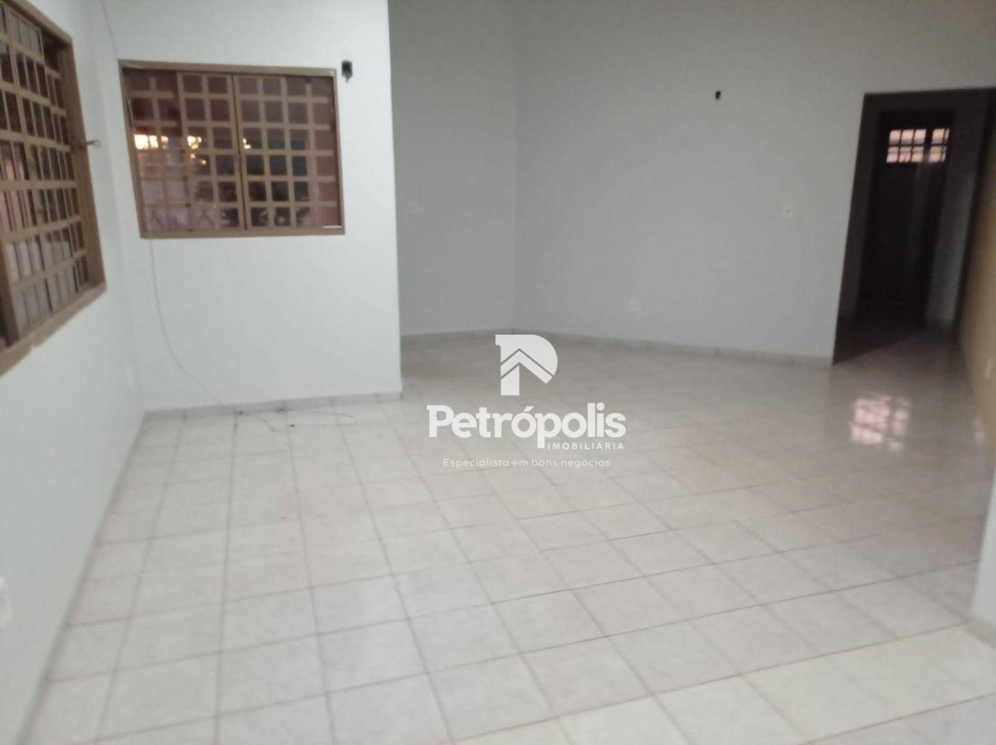 Casa à venda com 3 quartos, 201m² - Foto 4