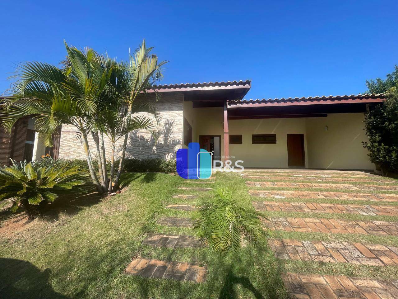 Casa de Condomínio à venda com 5 quartos, 305m² - Foto 1