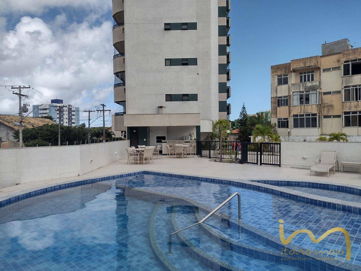 Apartamento à venda com 2 quartos, 64m² - Foto 18