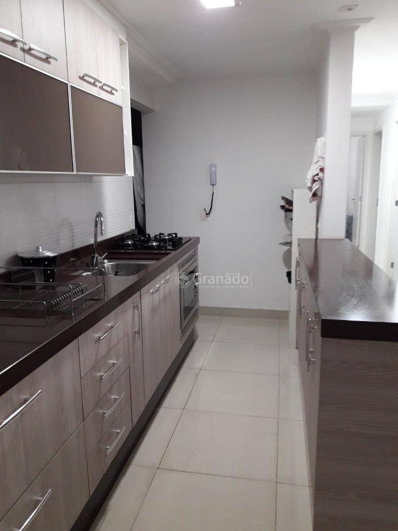 Apartamento à venda com 3 quartos, 82m² - Foto 1