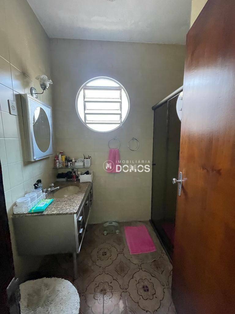 Casa à venda com 3 quartos, 270m² - Foto 10