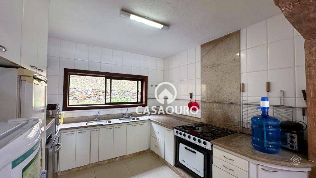 Casa de Condomínio à venda com 3 quartos, 360m² - Foto 12