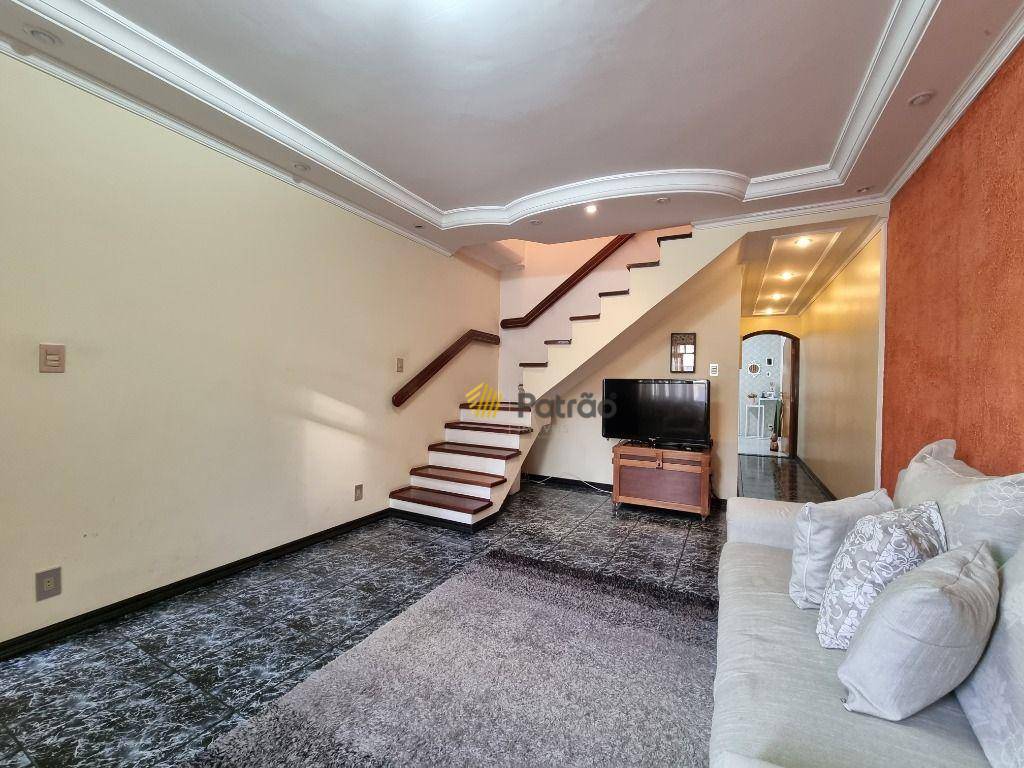 Sobrado à venda com 3 quartos, 307m² - Foto 3