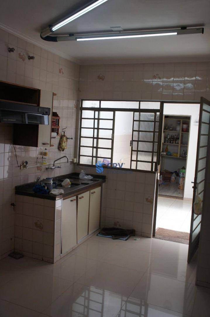 Sobrado à venda com 4 quartos, 273m² - Foto 3