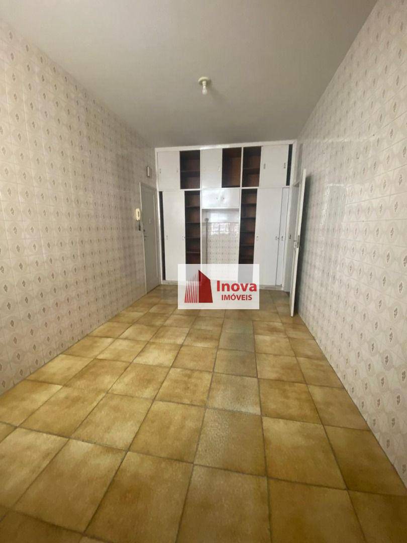 Apartamento à venda com 3 quartos, 120m² - Foto 12