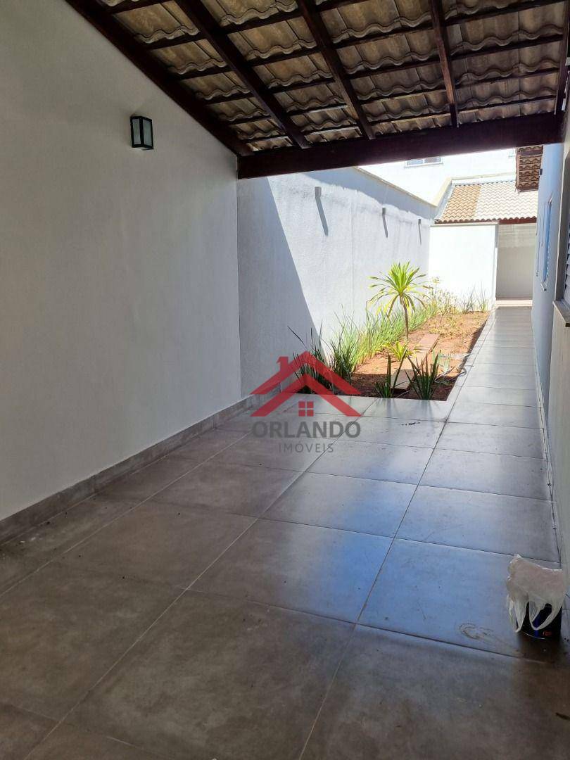 Casa à venda com 3 quartos, 180m² - Foto 3