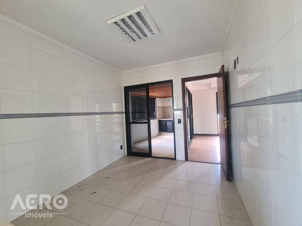 Apartamento à venda com 4 quartos, 200m² - Foto 15