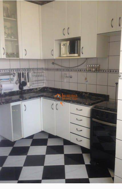 Apartamento à venda com 2 quartos, 64m² - Foto 4