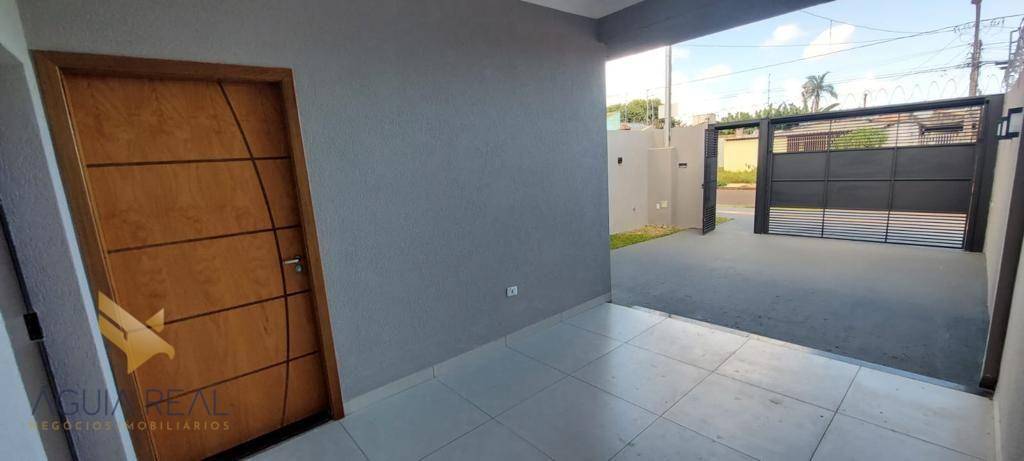 Casa à venda com 3 quartos, 106m² - Foto 4