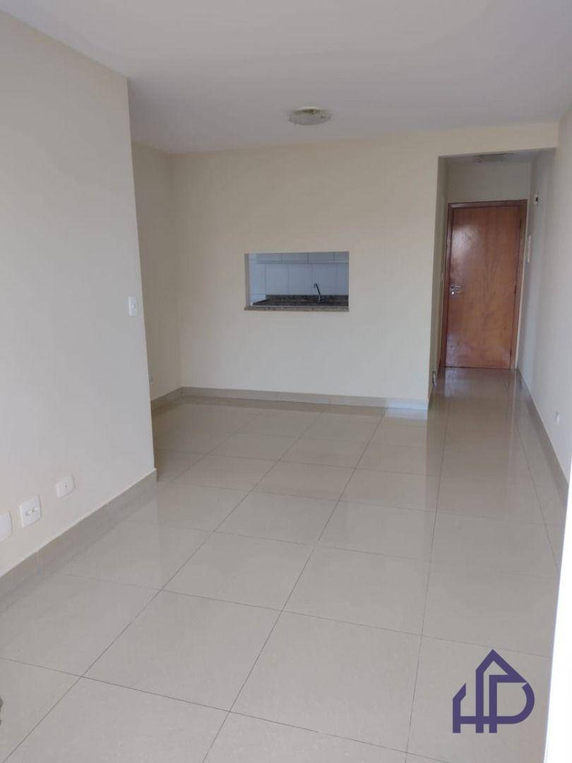 Apartamento para alugar com 3 quartos, 70m² - Foto 2