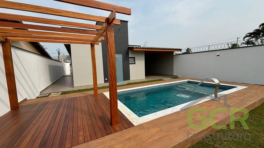 Casa à venda com 3 quartos, 420m² - Foto 1