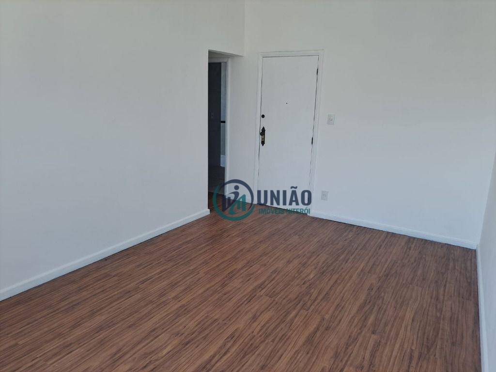 Apartamento à venda com 2 quartos, 75m² - Foto 3