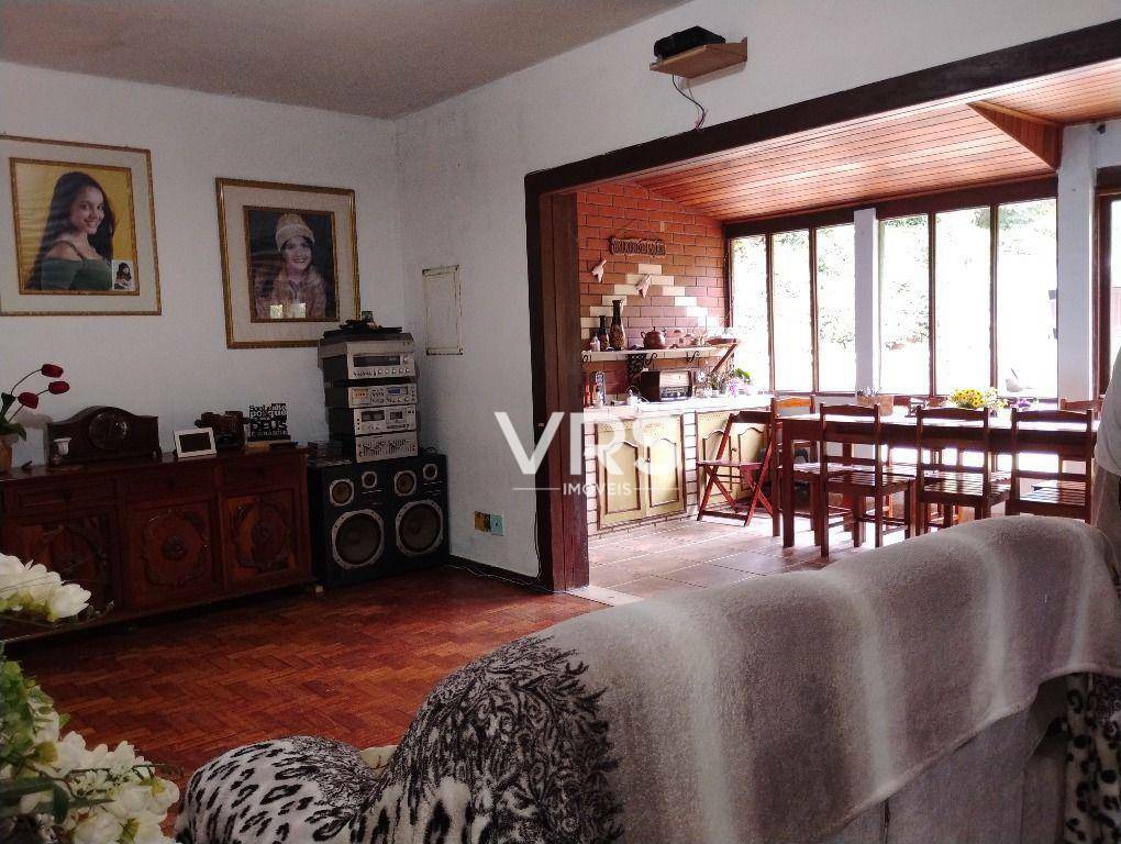 Casa à venda com 7 quartos, 224m² - Foto 15