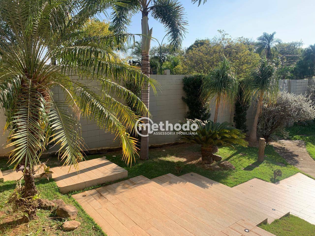 Casa de Condomínio à venda e aluguel com 3 quartos, 388m² - Foto 2