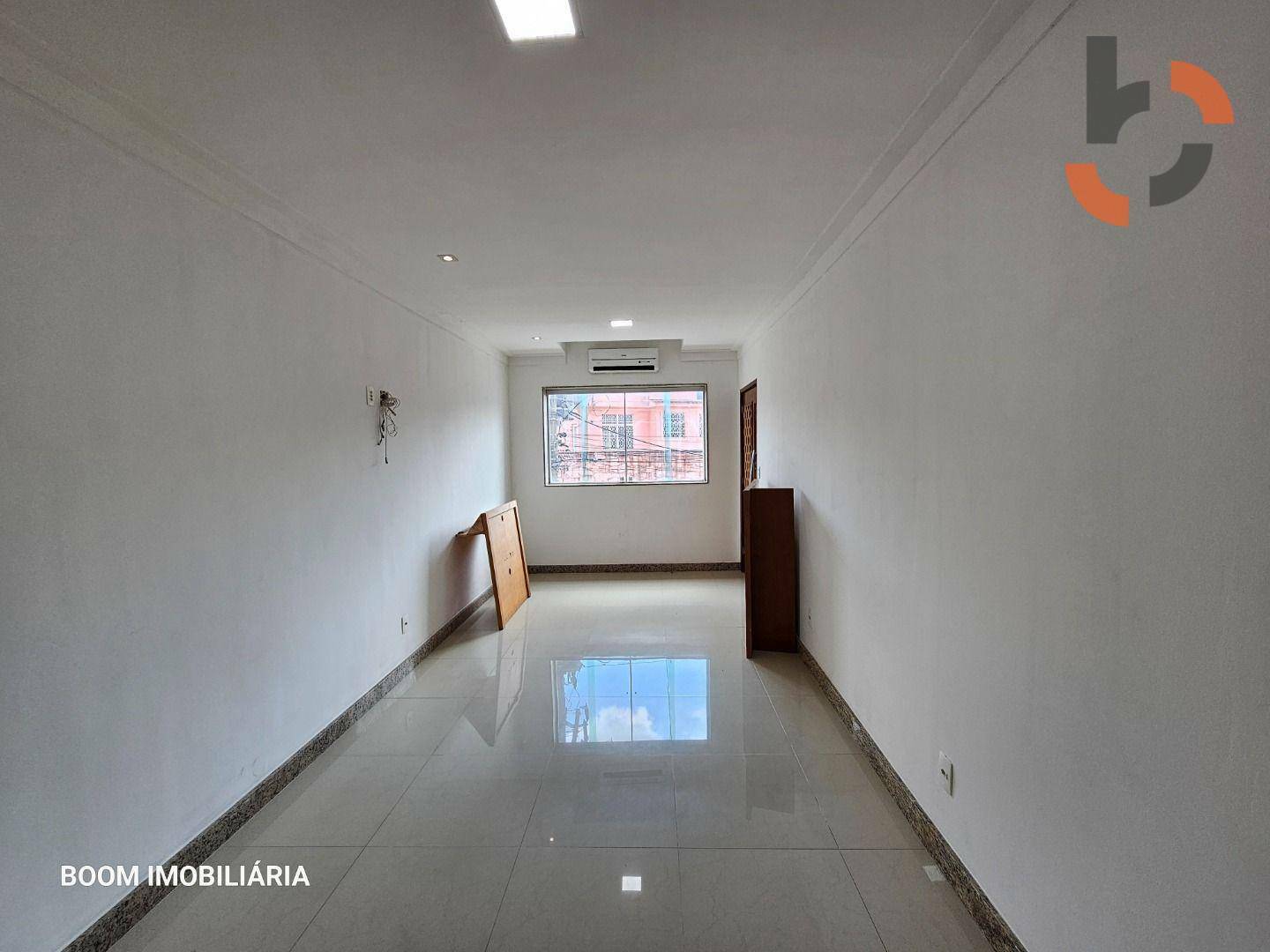 Casa à venda com 5 quartos, 218m² - Foto 37