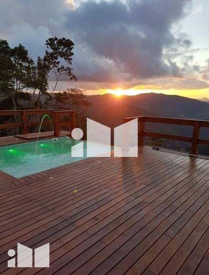 Casa de Condomínio à venda com 4 quartos, 290m² - Foto 2