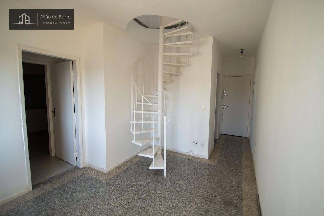 Apartamento à venda com 3 quartos, 107m² - Foto 1