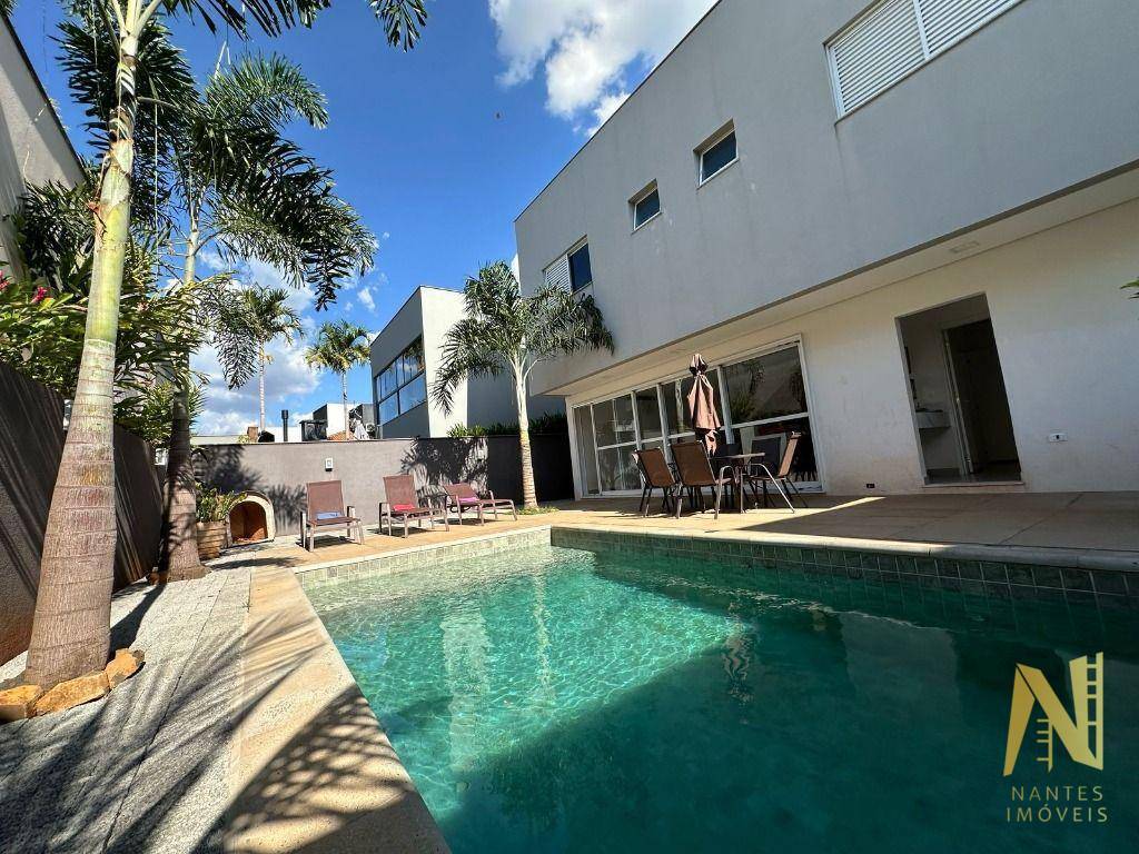 Casa de Condomínio à venda com 4 quartos, 283m² - Foto 2