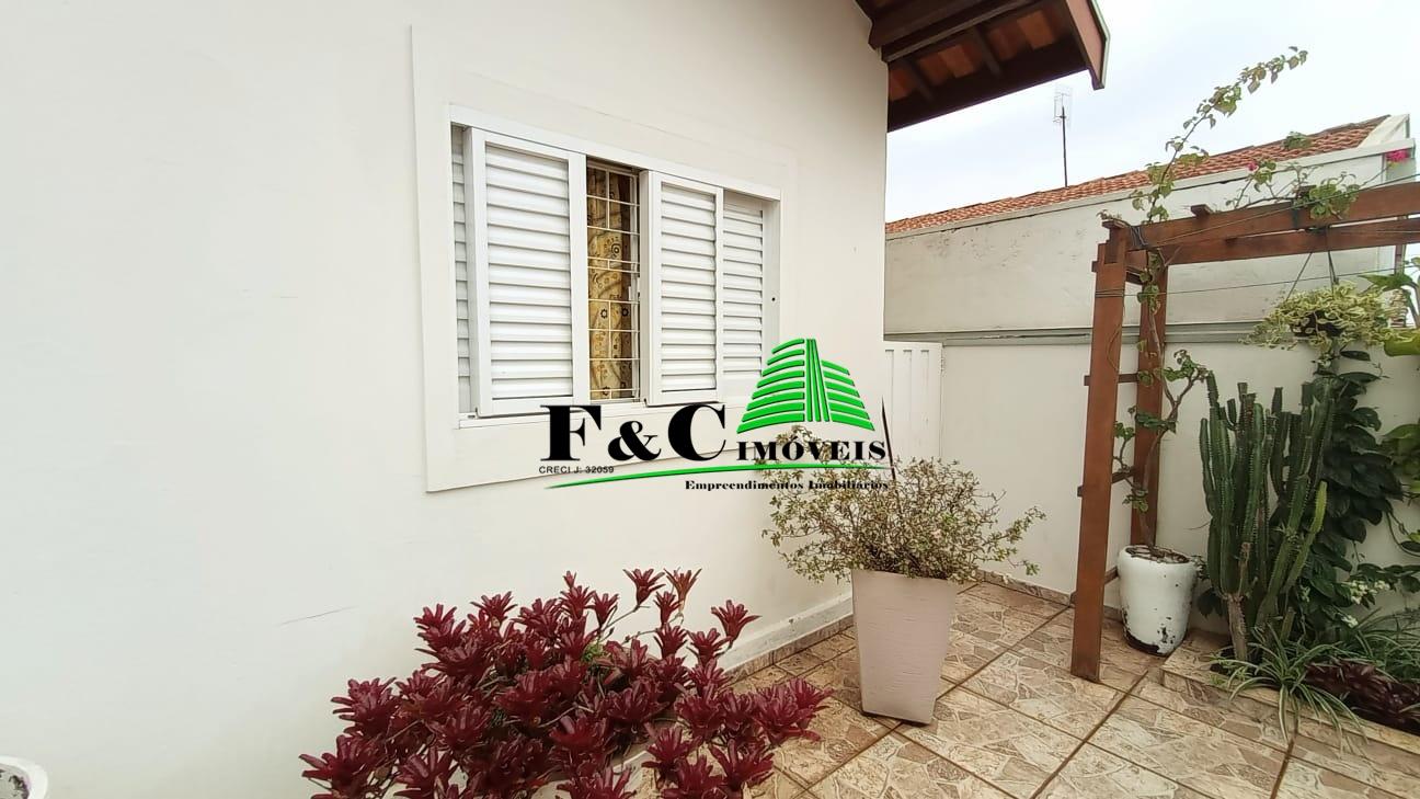 Casa à venda com 3 quartos, 250m² - Foto 4