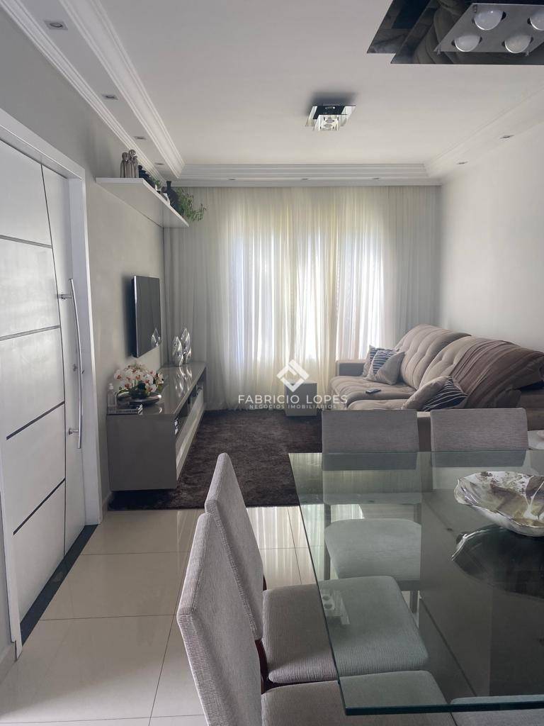 Casa à venda com 3 quartos, 140m² - Foto 1