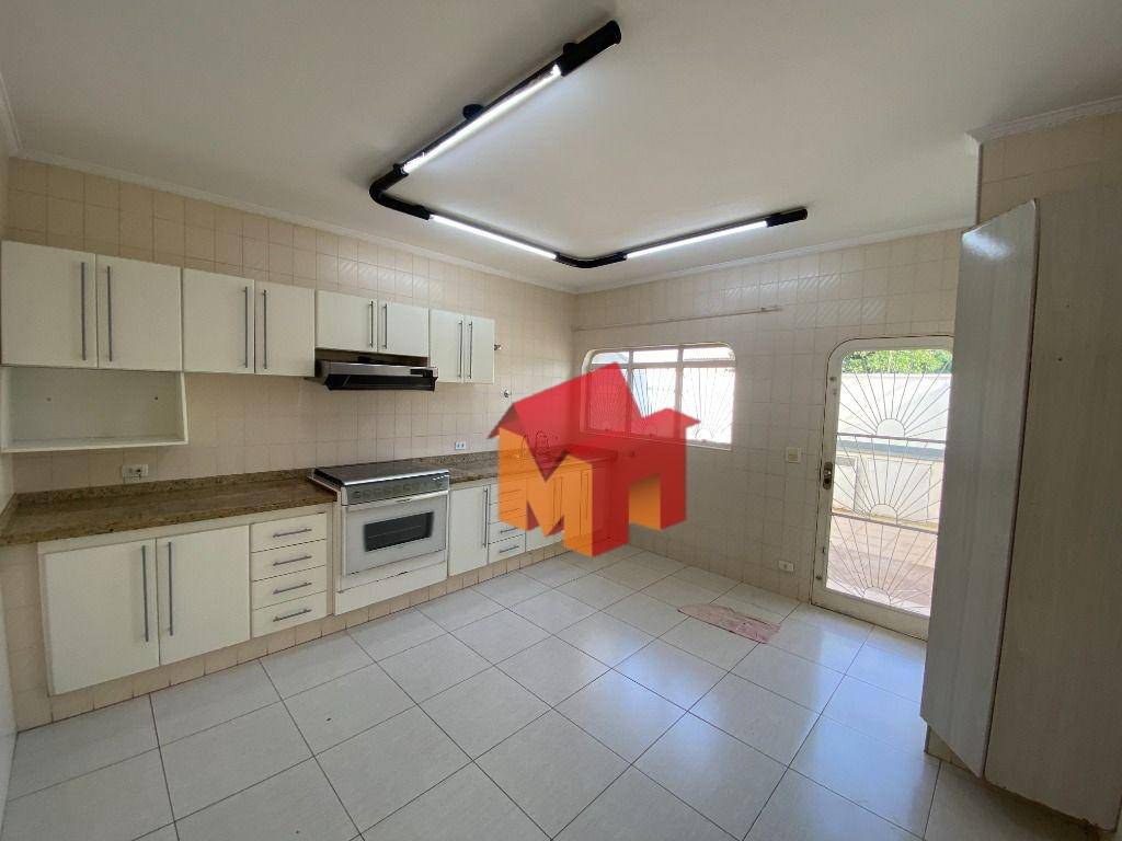 Casa à venda com 3 quartos, 197m² - Foto 6