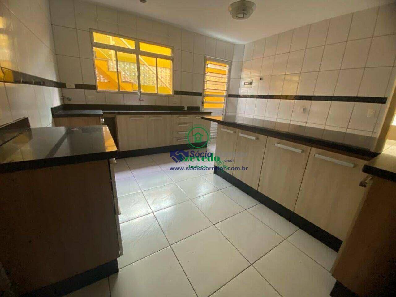 Sobrado à venda com 3 quartos, 264m² - Foto 2